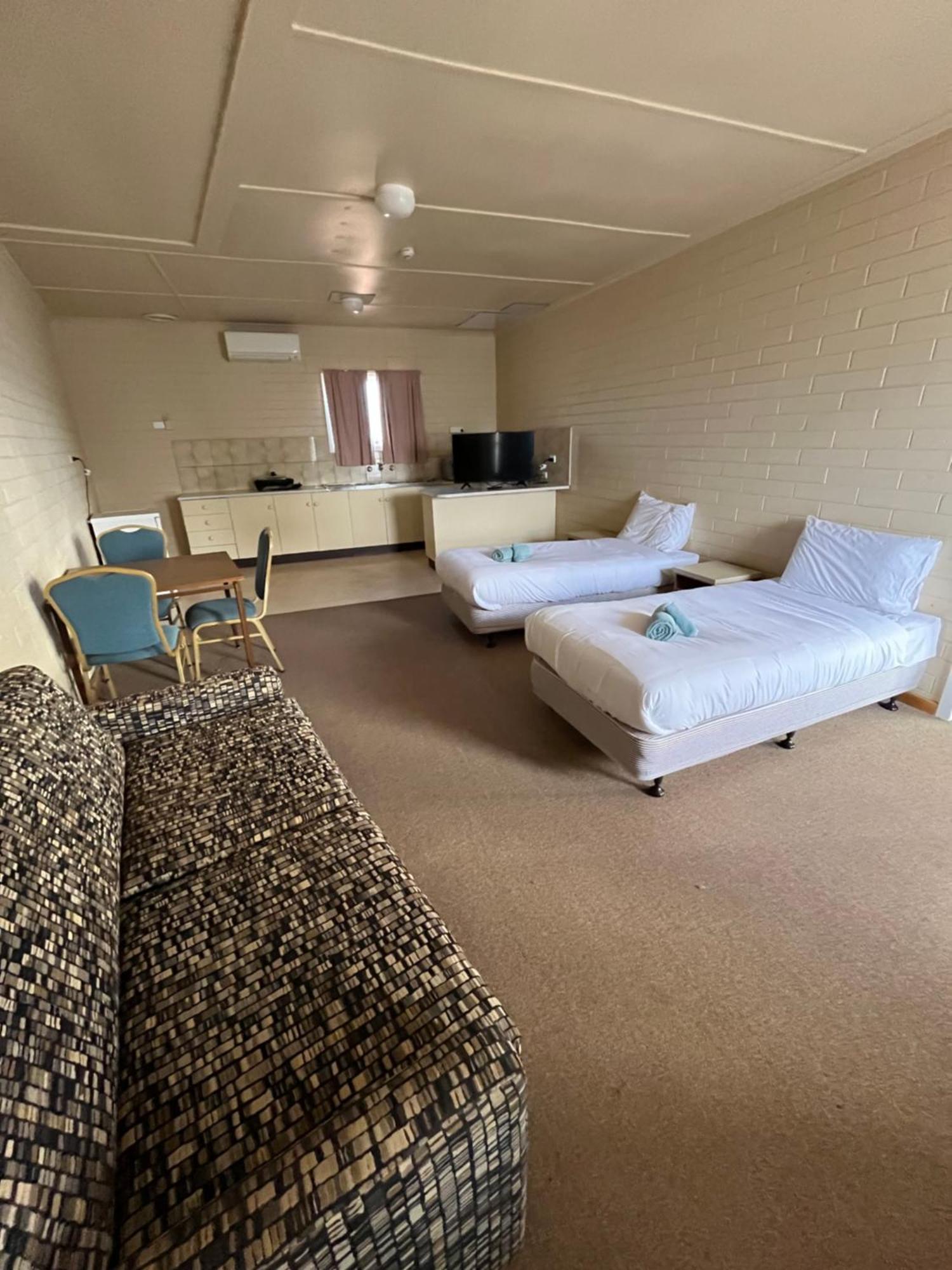 Opal Inn Hotel, Motel, Caravan Park Coober Pedy Eksteriør bilde